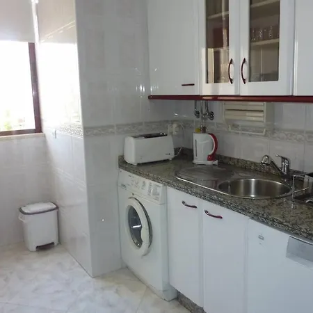 Columbus T2 Frente Mar E Piscina Διαμέρισμα Quarteira