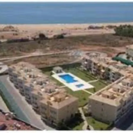 Columbus T2 Frente Mar E Piscina Apartamento *